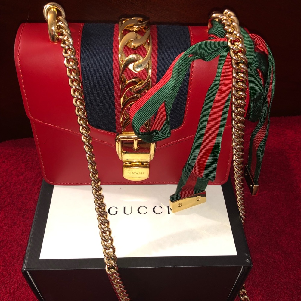 Gucci Sylvie Leather Mini Chain Bag